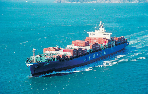Ocean freight operation scene